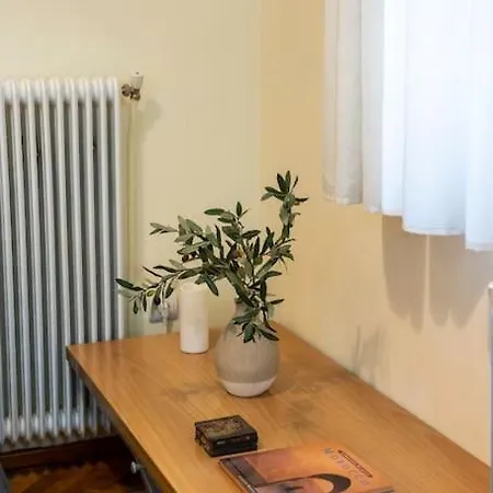 Cityscape Apartment *